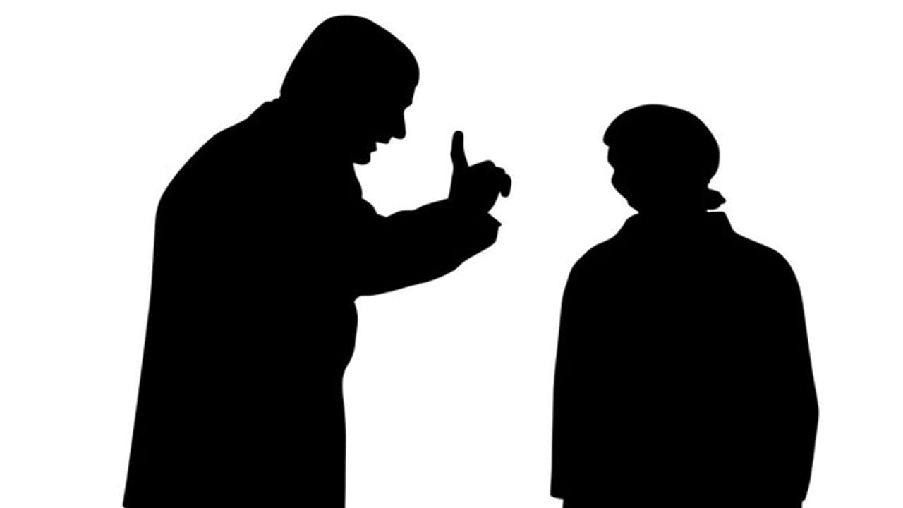 హీరోయిన్ అవుతానంటున్న కమెడియన్ కూతురు.. వద్దంటున్న తండ్రి! హీరోయిన్ అవుతానంటున్న కమెడియన్ కూతురు.. వద్దంటున్న తండ్రి!