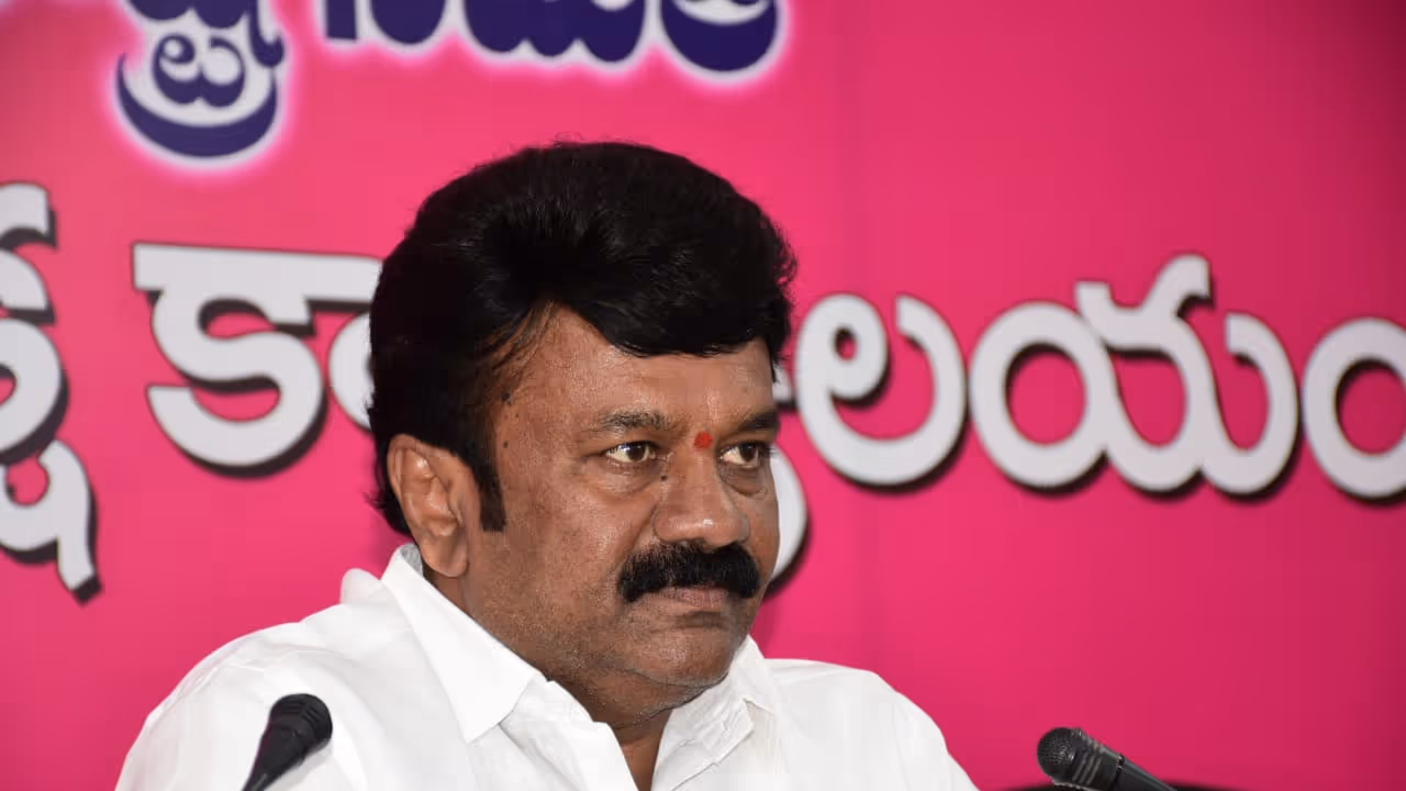 హరీష్, ఎమ్మెల్యే పద్మా దేవేందర్ రెడ్డి ఇళ్లలోనూ సోదాలు: తలసాని