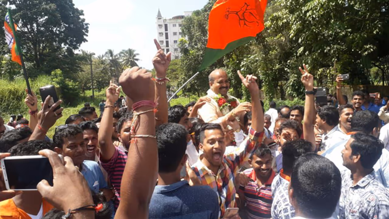 ಉಡುಪಿಯಲ್ಲಿ ಮುಂದುವರಿದ ಕಮಲಪರ್ವ ಉಡುಪಿಯಲ್ಲಿ ಮುಂದುವರಿದ ಕಮಲಪರ್ವ