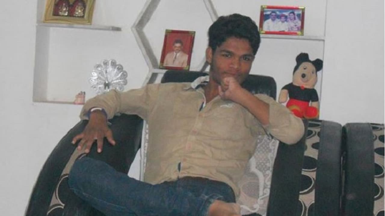 ‘ಐ ವಿಲ್ ಶೂಟ್ ಯೂ’: ಕೈ ನಾಯಕನಿಗೆ ಬಿಜೆಪಿ ಶಾಸಕಿ ಪುತ್ರನ ಧಮ್ಕಿ! ‘ಐ ವಿಲ್ ಶೂಟ್ ಯೂ’: ಕೈ ನಾಯಕನಿಗೆ ಬಿಜೆಪಿ ಶಾಸಕಿ ಪುತ್ರನ ಧಮ್ಕಿ!