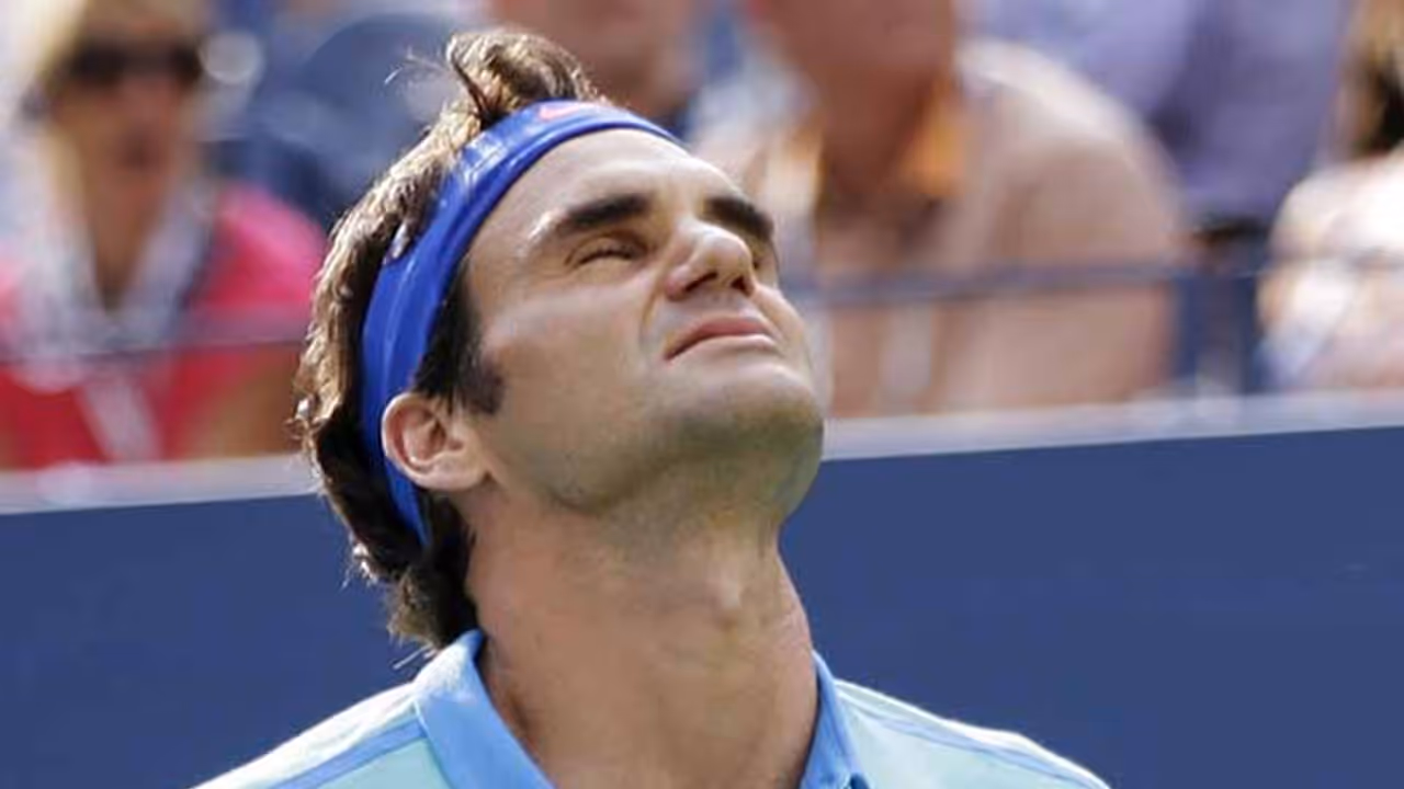 యూఎస్ ఓపెన్లో సంచలనం.. రోజర్ ఫెదరర్ ఓటమి యూఎస్ ఓపెన్లో సంచలనం.. రోజర్ ఫెదరర్ ఓటమి