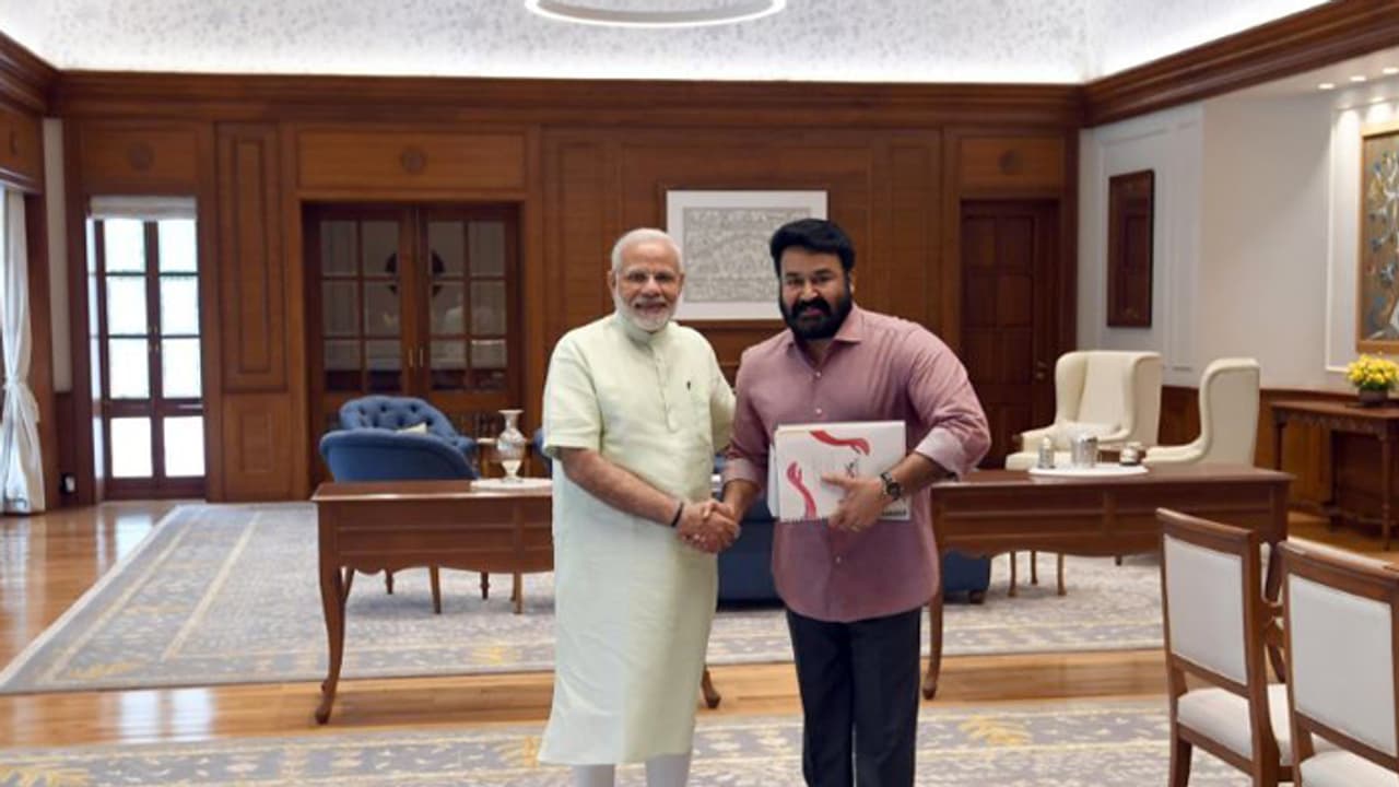 മോഹന്ലാലിനൊപ്പമുള്ള ചിത്രം പങ്കുവച്ച് മോദി; സന്ദര്ശനം വെറുതെയല്ലെന്ന് ദേശീയ മാധ്യമങ്ങള് മോഹന്ലാലിനൊപ്പമുള്ള ചിത്രം പങ്കുവച്ച് മോദി; സന്ദര്ശനം വെറുതെയല്ലെന്ന് ദേശീയ മാധ്യമങ്ങള്