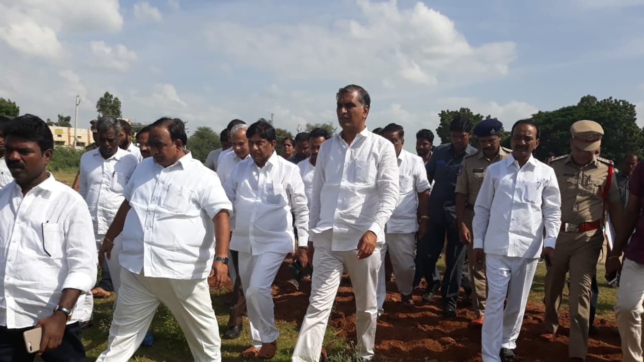 ఏడవ తేదీ సభ కోసం సెంటిమెంట్ ఫాలో అవుతున్న గులాబీ బాస్... ఏడవ తేదీ సభ కోసం సెంటిమెంట్ ఫాలో అవుతున్న గులాబీ బాస్...