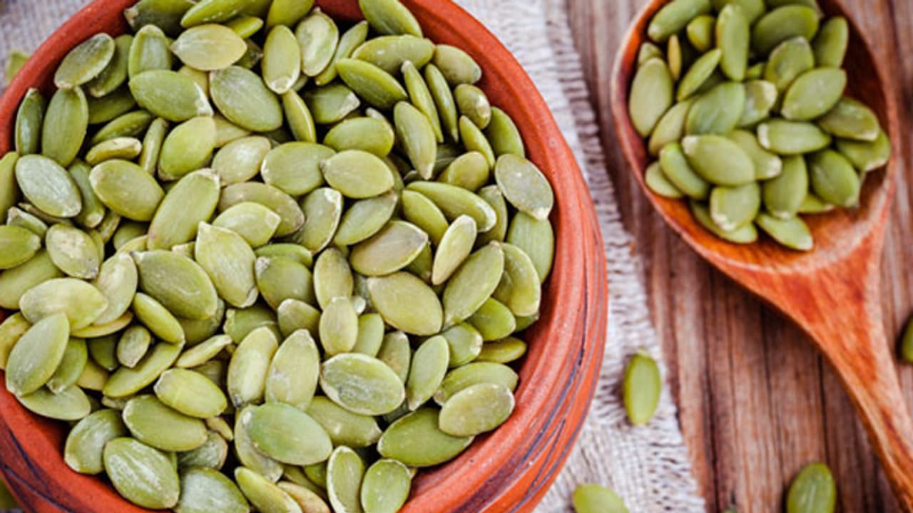 മത്തങ്ങക്കുരു കളയേണ്ട, ഗുണങ്ങൾ ചെറുതൊന്നുമല്ല മത്തങ്ങക്കുരു കളയേണ്ട, ഗുണങ്ങൾ ചെറുതൊന്നുമല്ല