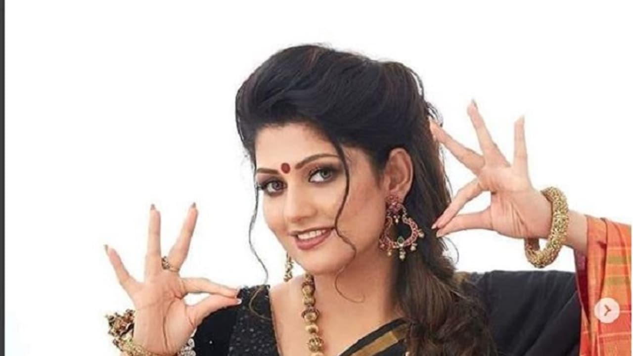 ರಾಧಿಕಾಗೂ ತಟ್ಟುತ್ತಾ ಎಲೆಕ್ಷನ್ ಬಿಸಿ? ಇನ್ನುಳಿದವರ ಸಿನಿಮಾನೂ ನೋಡಂಗಿಲ್ಲ!