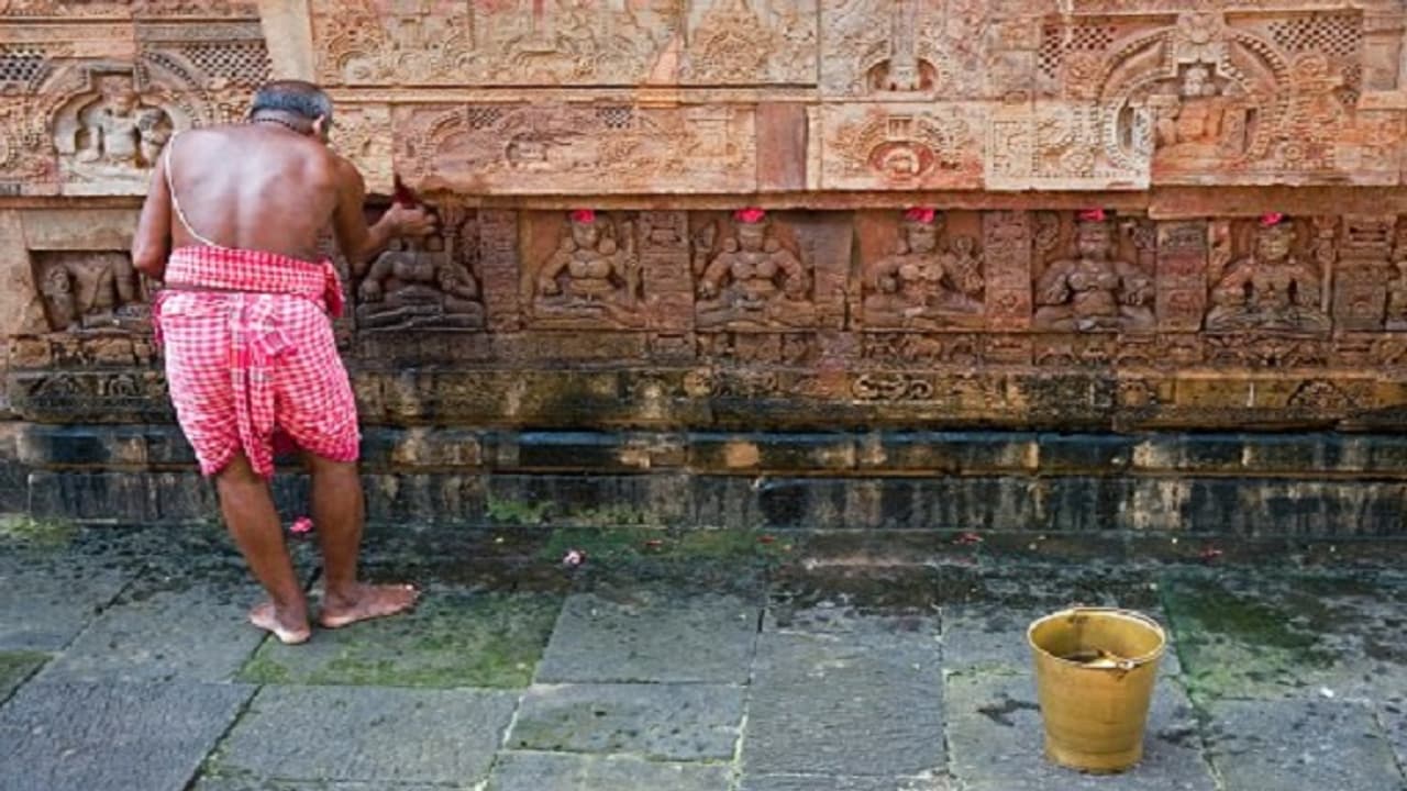 ಬಡ ಬ್ರಾಹ್ಮಣರಿಗೆ ಮೀಸಲಾತಿ ಕೊಡಿ: ಇದ್ಯಾರಪ್ಪಾ ಕಾಂಗ್ರೆಸ್ ನಾಯಕ? ಬಡ ಬ್ರಾಹ್ಮಣರಿಗೆ ಮೀಸಲಾತಿ ಕೊಡಿ: ಇದ್ಯಾರಪ್ಪಾ ಕಾಂಗ್ರೆಸ್ ನಾಯಕ?