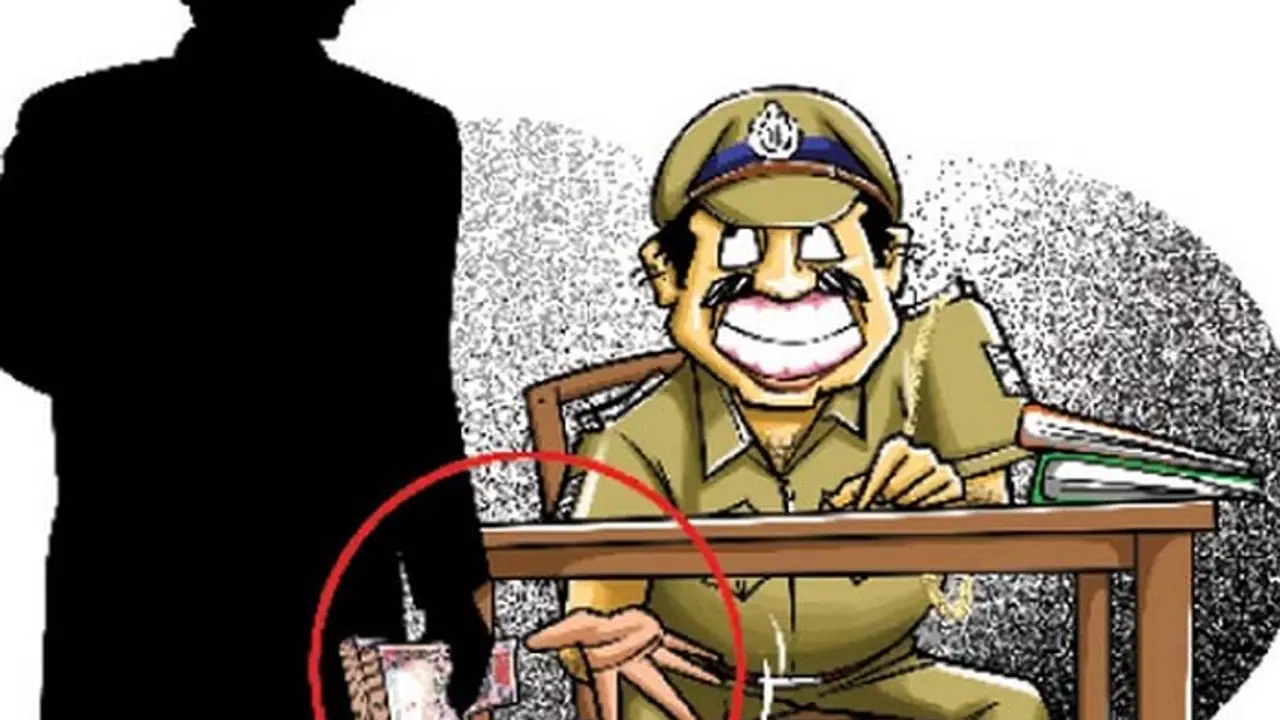 ధనవంతుడి అక్రమ సంబంధం.. రక్షిస్తామని.. రూ.4 కోట్లు వసూలు చేసిన పోలీసులు ధనవంతుడి అక్రమ సంబంధం.. రక్షిస్తామని.. రూ.4 కోట్లు వసూలు చేసిన పోలీసులు