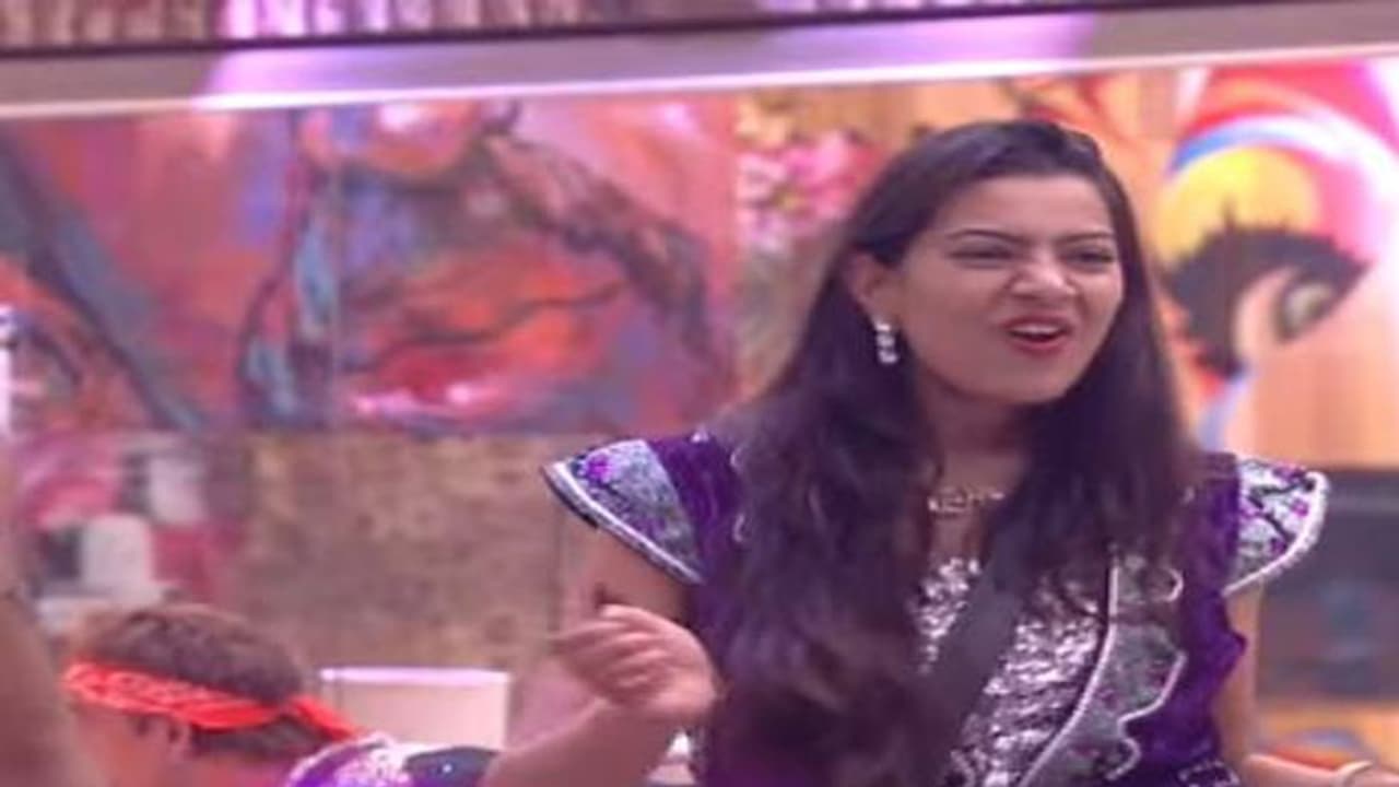 బిగ్ బాస్2: గీతామాధురి డాన్స్ పై కౌశల్ ఆర్మీ సెటైర్లు! బిగ్ బాస్2: గీతామాధురి డాన్స్ పై కౌశల్ ఆర్మీ సెటైర్లు!