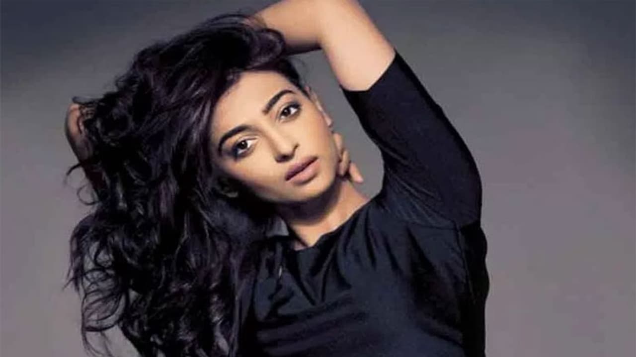 డబ్బు కోసమే నటిస్తున్నా. . స్టార్ హీరోయిన్ బోల్డ్ కామెంట్స్! డబ్బు కోసమే నటిస్తున్నా. . స్టార్ హీరోయిన్ బోల్డ్ కామెంట్స్!