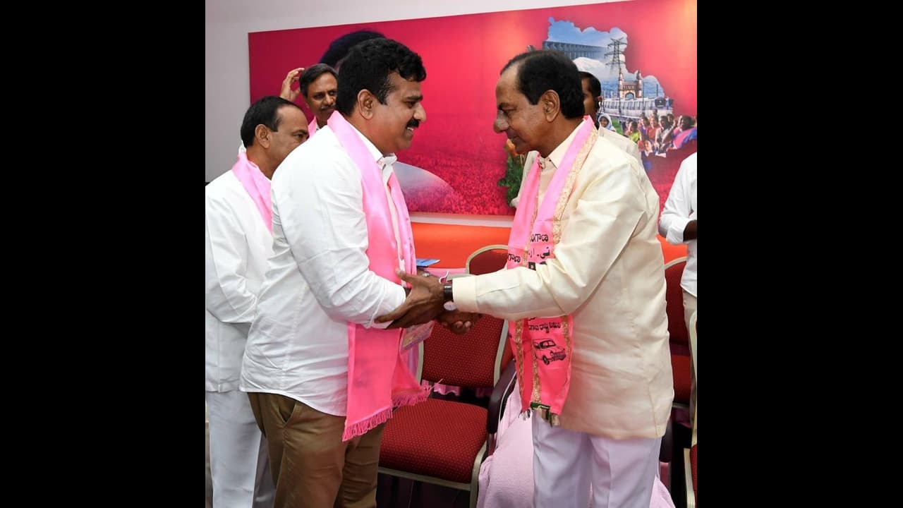 బాబూ మోహన్ ను కాదని టికెట్: ఎవరీ క్రాంతి?