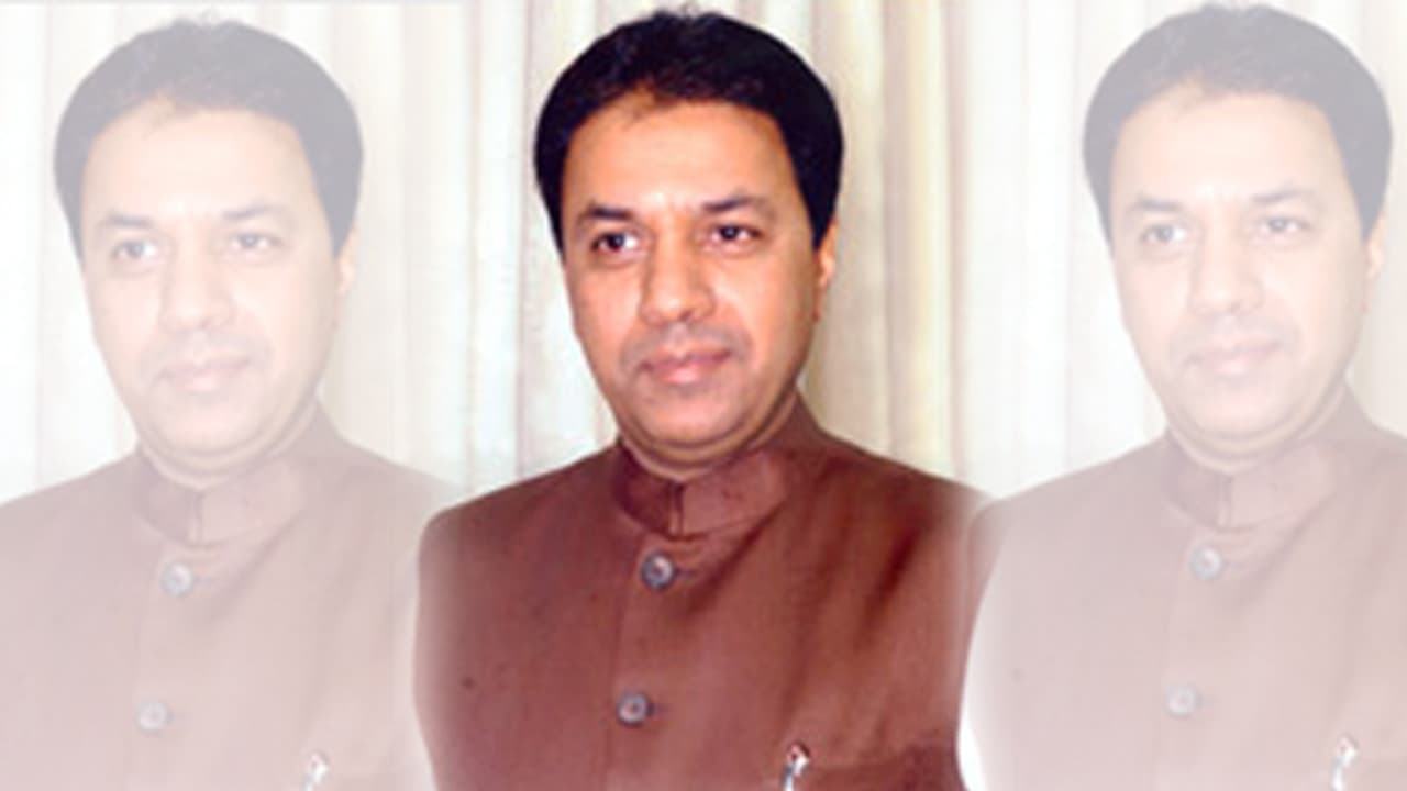 కాంగ్రెస్‌కు షాక్: టీఆర్ఎస్‌లోకి మాజీ స్పీకర్ సురేష్ రెడ్డి?