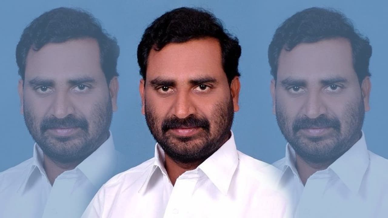 ‘టికెట్ ఇస్తానని చెప్పి మోసం చేశారు కదా..నేనేంటె మీకు చూపిస్తా’