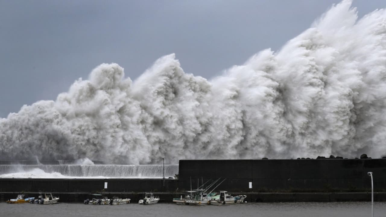 Japan’s fatal summer: Typhoon Jebi, devastating floods, landslides, heat Japan’s fatal summer: Typhoon Jebi, devastating floods, landslides, heat