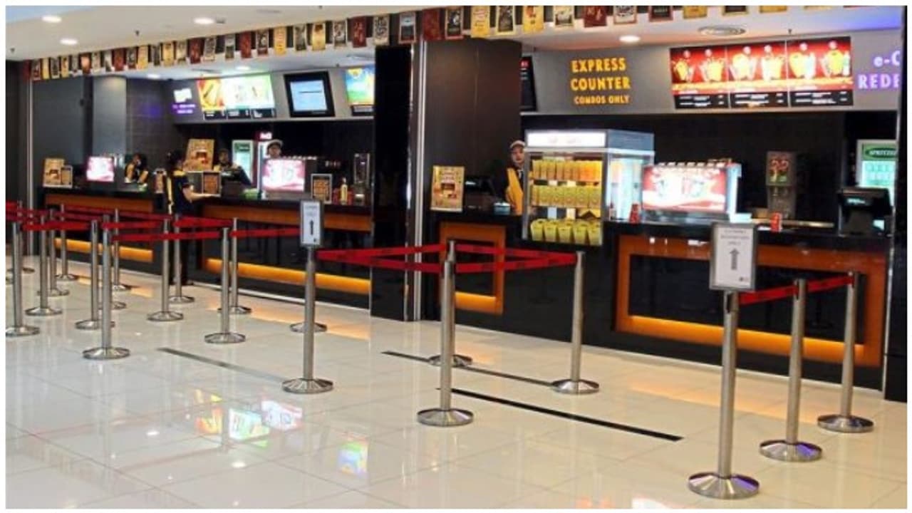 జగన్ సర్కార్ గుడ్‌న్యూస్: సీజ్ చేసిన సినిమా థియేటర్ల రీ ఓపెనింగ్‌కి అనుమతి