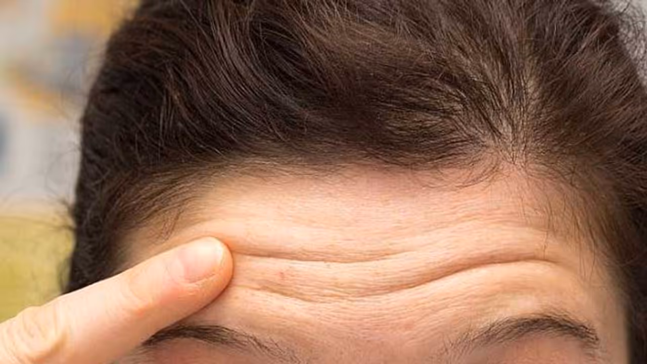 മുഖത്തെ ചുളിവുകള് കുറയ്ക്കാൻ നിങ്ങള്ക്ക് 'സിമ്പിള്' ആയി ചെയ്യാവുന്നത്... മുഖത്തെ ചുളിവുകള് കുറയ്ക്കാൻ നിങ്ങള്ക്ക് 'സിമ്പിള്' ആയി ചെയ്യാവുന്നത്...