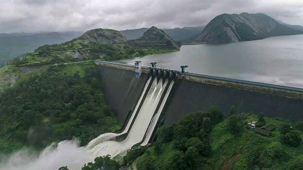 Kerala: After one long month, all sluice gates of Idukki dam close today (Video) Kerala: After one long month, all sluice gates of Idukki dam close today (Video)
