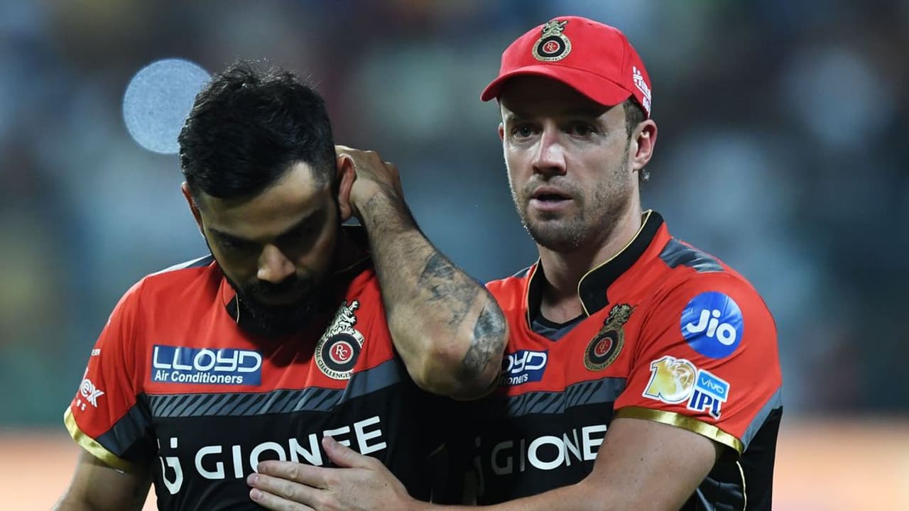 IPL 2022: ഡിവില്ലിയേഴ്സ് അടുത്തവര്ഷം ഐപിഎല്ലില് തിരിച്ചെത്തുമോ?, അബദ്ധത്തില് ആ രഹസ്യം പരസ്യമാക്കി കോലി IPL 2022: ഡിവില്ലിയേഴ്സ് അടുത്തവര്ഷം ഐപിഎല്ലില് തിരിച്ചെത്തുമോ?, അബദ്ധത്തില് ആ രഹസ്യം പരസ്യമാക്കി കോലി