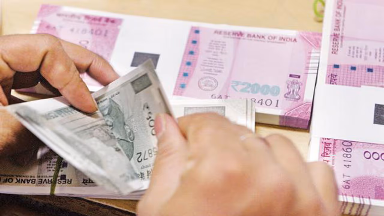 27 ಕೋಟಿ ರು. ಲಾಟರಿ ಸಿಕ್ಕರೂ ನಂಬಲಿಲ್ಲ: ನಕಲಿ ಕರೆ ಎಂದು ಸುಮ್ಮನಾದ ವಿಜೇತ! 27 ಕೋಟಿ ರು. ಲಾಟರಿ ಸಿಕ್ಕರೂ ನಂಬಲಿಲ್ಲ: ನಕಲಿ ಕರೆ ಎಂದು ಸುಮ್ಮನಾದ ವಿಜೇತ!