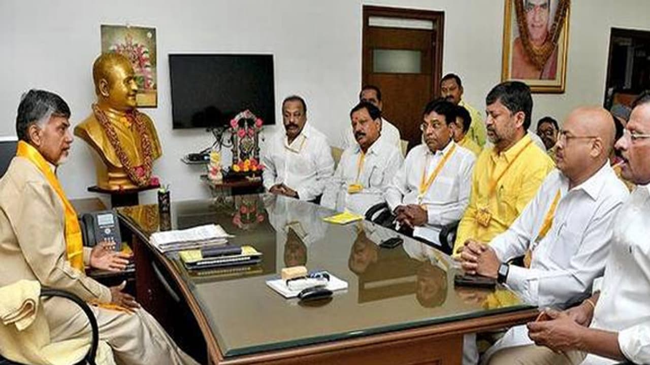 కేసీఆర్ కేబినెట్ లో సండ్ర..? : అమరావతికి టీ టీడీపీ నేతలు
