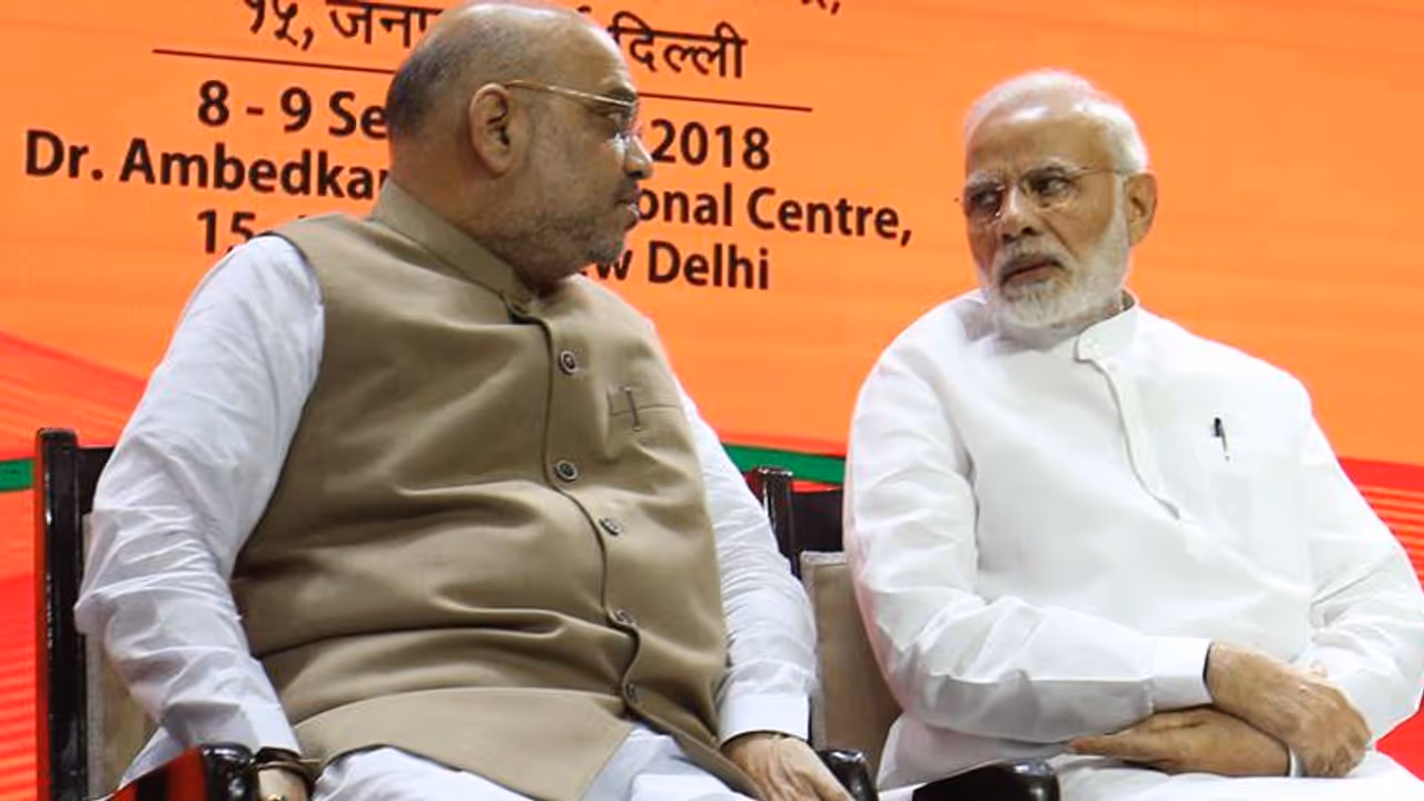 ರಹಸ್ಯವಾಗಿ ಮೋದಿ ಶಾ ಹೆಣೆಯುತ್ತಿರುವ ತಂತ್ರ ಏನು? ಕಾಶ್ಮೀರದಲ್ಲಿ ಏನಾಗುತ್ತಿದೆ? ರಹಸ್ಯವಾಗಿ ಮೋದಿ ಶಾ ಹೆಣೆಯುತ್ತಿರುವ ತಂತ್ರ ಏನು? ಕಾಶ್ಮೀರದಲ್ಲಿ ಏನಾಗುತ್ತಿದೆ?