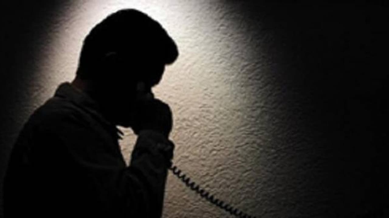 భార్యాభర్తల మధ్య చిచ్చుపెట్టిన ఫోన్ కాల్.. ప్రశ్నార్థకంగా యువతి జీవితం