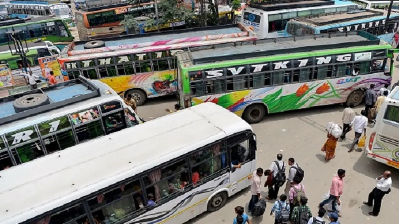 ಪರ್ಮಿಟ್ ರದ್ದು ಮಾಡುತ್ತೇನೆಂದರೂ ಹೆಚ್ಚು ದರ ಫಿಕ್ಸ್: ಖಾಸಗಿ ಬಸ್ ವಿರುದ್ಧ ಇಲ್ಲಿ ದೂರು ನೀಡಿ ಪರ್ಮಿಟ್ ರದ್ದು ಮಾಡುತ್ತೇನೆಂದರೂ ಹೆಚ್ಚು ದರ ಫಿಕ್ಸ್: ಖಾಸಗಿ ಬಸ್ ವಿರುದ್ಧ ಇಲ್ಲಿ ದೂರು ನೀಡಿ