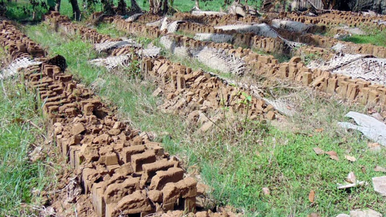 West Bengal: 1 killed, 4 injured after roof collapsed in Malda