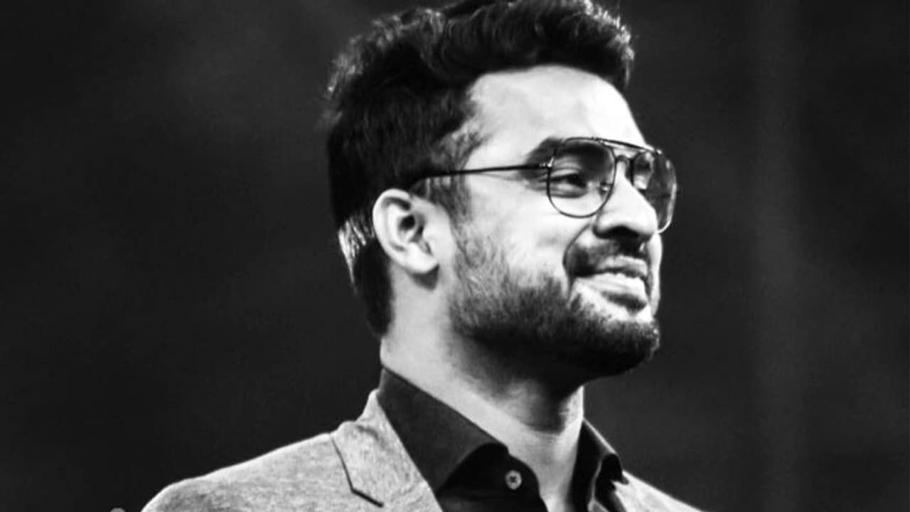 പ്രളയാനന്തരം പ്രേക്ഷകരെ തിരിച്ചുവിളിച്ച് ടൊവീനോ; സിനിമാവ്യവസായത്തിന് കുതിപ്പ് പകര്‍ന്ന് 'തീവണ്ടി'