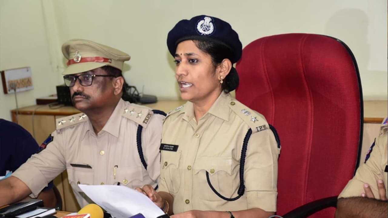 జగ్గారెడ్డిపై రాజకీయ కక్ష సాధింపు కాదు.. పక్కా ఆధారాలున్నాయి: డీసీపీ సుమతి జగ్గారెడ్డిపై రాజకీయ కక్ష సాధింపు కాదు.. పక్కా ఆధారాలున్నాయి: డీసీపీ సుమతి