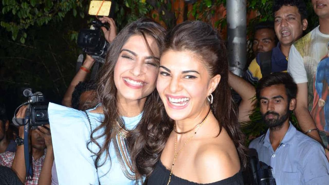 Jacqueline Fernandez wants Sonam Kapoor to be her Tinder Swiping Buddy