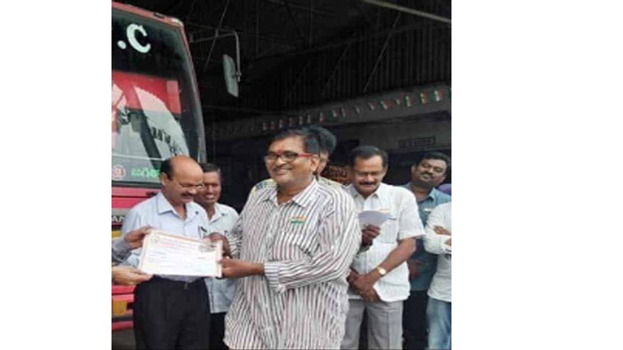 కొండగట్టు ప్రమాదం...బస్సు నడిపింది ఈ ఉత్తమ డ్రైవరే... కొండగట్టు ప్రమాదం...బస్సు నడిపింది ఈ ఉత్తమ డ్రైవరే...