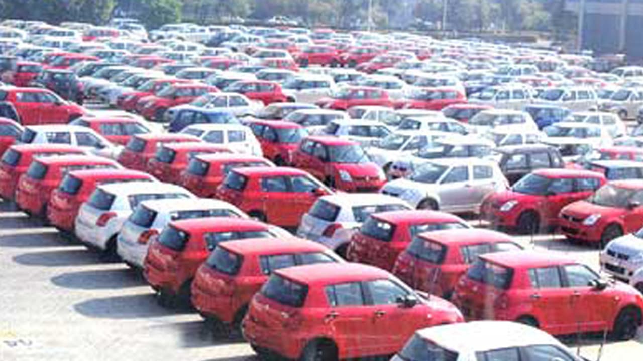 ವಾಹನ ಮಾರಾಟ ಕುಸಿತ: 19 ವರ್ಷಗಳ ದಾಖಲೆ!