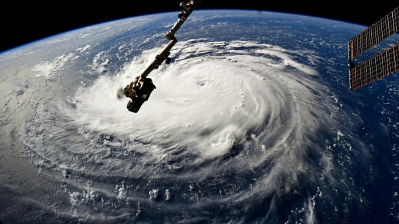Hurricane Florence: North Carolina governor urges people to flee as US braces for 'biggest storm ever'