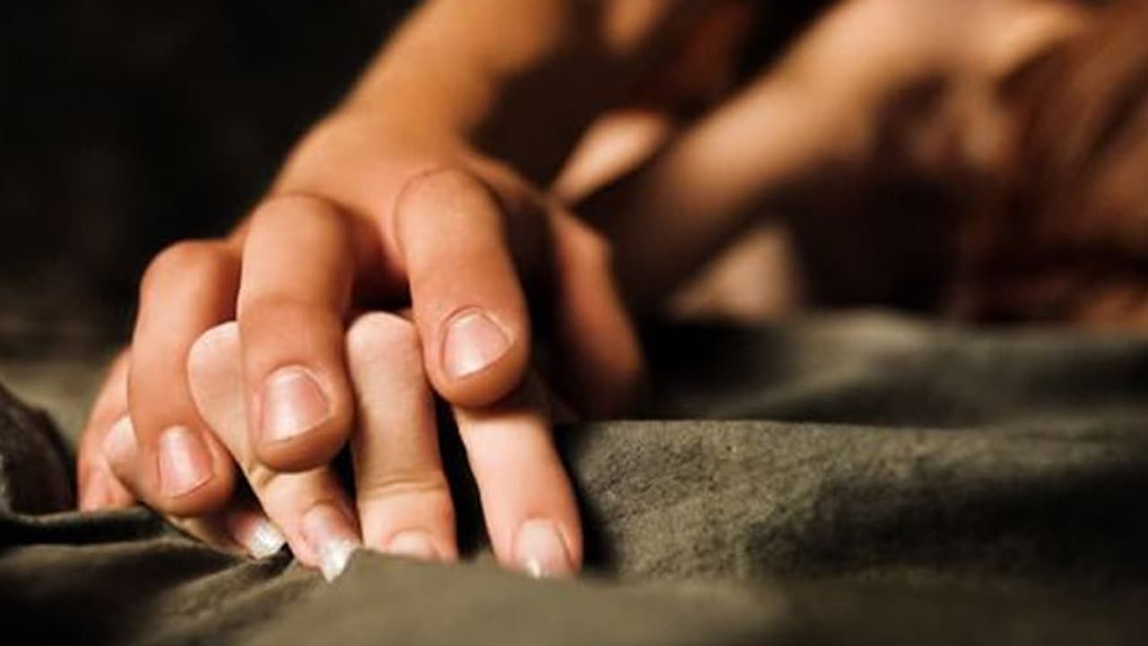 ಸೆಕ್ಸ್ ಗೆ ಒತ್ತಾಯಿಸಿದ ಸಂಗಾತಿಗೆ ಸಲಿಂಗಕಾಮಿ ಸ್ನೇಹಿತ ಮಾಡಿದ್ದೇನು? ಸೆಕ್ಸ್ ಗೆ ಒತ್ತಾಯಿಸಿದ ಸಂಗಾತಿಗೆ ಸಲಿಂಗಕಾಮಿ ಸ್ನೇಹಿತ ಮಾಡಿದ್ದೇನು?