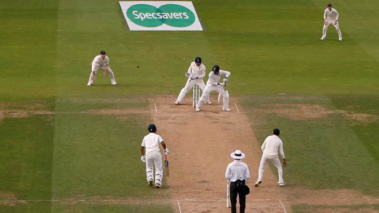 രാഹുലിനെ പുറത്താക്കാന് റഷീദ് എറിഞ്ഞത് നൂറ്റാണ്ടിലെ പന്തോ ? രാഹുലിനെ പുറത്താക്കാന് റഷീദ് എറിഞ്ഞത് നൂറ്റാണ്ടിലെ പന്തോ ?