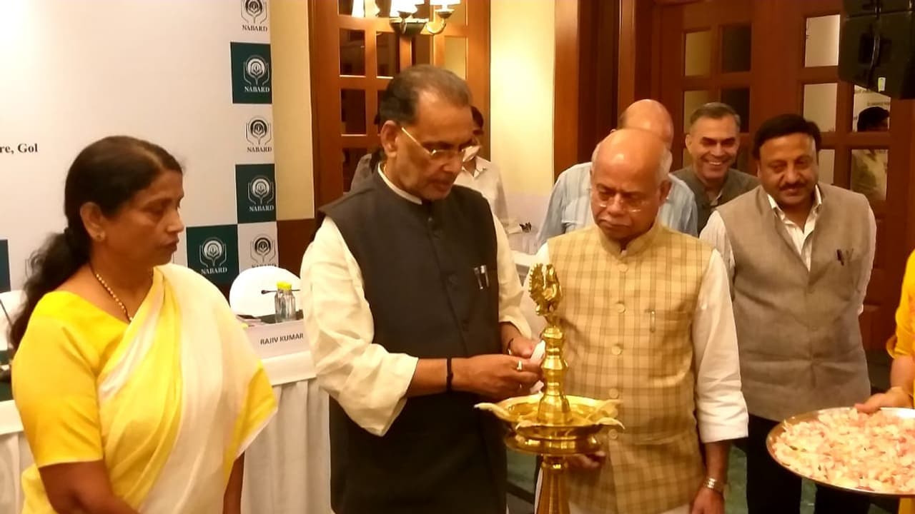 दूध उत्पादन बढ़ाने की कोशिश में जुटी सरकार