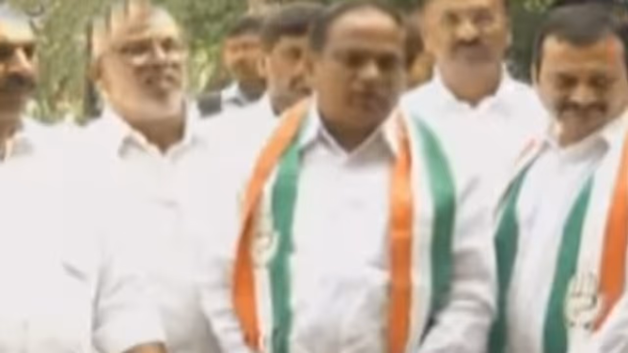 వేటు: స్వామిగౌడ్ పై మండిపడిన భూపతి రెడ్డి వేటు: స్వామిగౌడ్ పై మండిపడిన భూపతి రెడ్డి