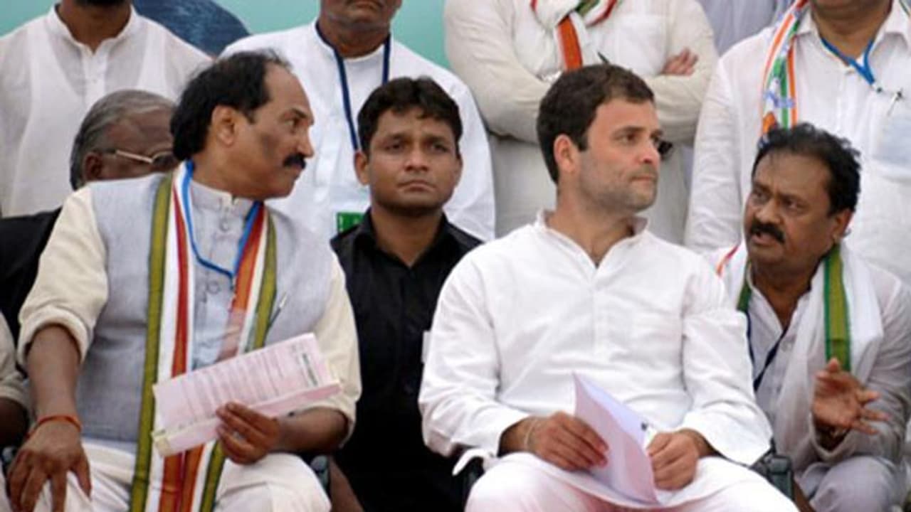 రాహుల్తో టీ.పీసీసీ నేతల భేటీ.. అభ్యర్థుల ఎంపికకు కమిటీ రాహుల్తో టీ.పీసీసీ నేతల భేటీ.. అభ్యర్థుల ఎంపికకు కమిటీ