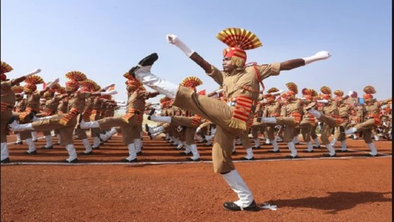 ಐಟಿ ಬಿಟ್ಟು ಪೊಲೀಸ್ ಪೇದೆಗಳಾದ ಟೆಕ್ಕಿಗಳು: ಕಾರಣ?