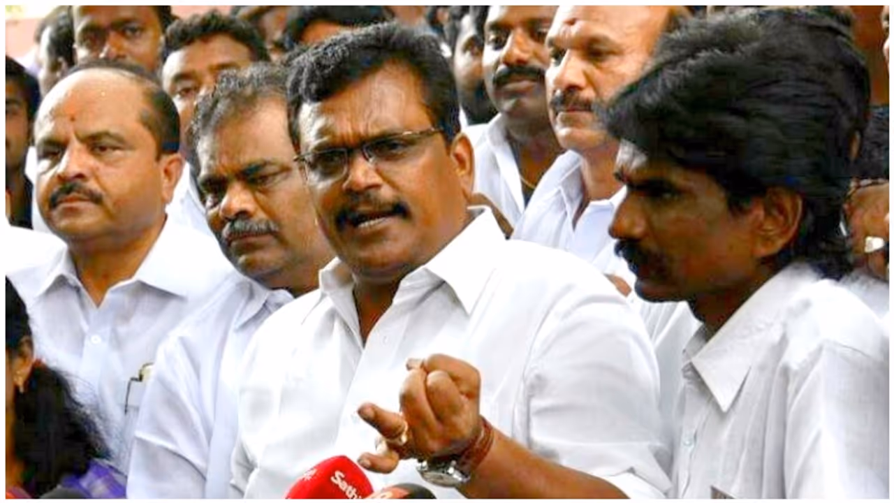 "முட்டாள்தனமாக பதில் சொல்லக்கூடாது"...! தங்க தமிழ்செல்வன் தடாலடி..! "முட்டாள்தனமாக பதில் சொல்லக்கூடாது"...! தங்க தமிழ்செல்வன் தடாலடி..!