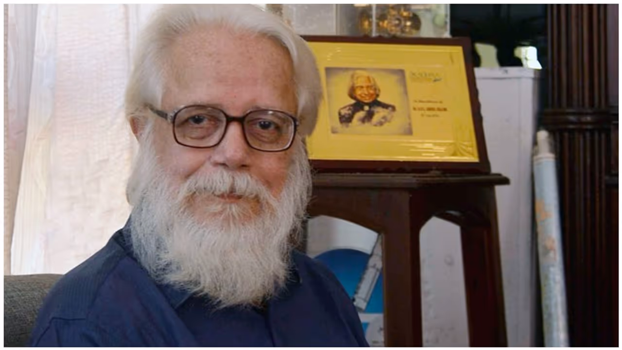 ഐഎസ്ആര്ഒ ചാരക്കേസ്: നമ്പി നാരായണനെ സിബി മാത്യൂസ് അറസ്റ്റ് ചെയ്തത് തെളിവില്ലാതെ, സിബിഐ കുറ്റപത്രം ഐഎസ്ആര്ഒ ചാരക്കേസ്: നമ്പി നാരായണനെ സിബി മാത്യൂസ് അറസ്റ്റ് ചെയ്തത് തെളിവില്ലാതെ, സിബിഐ കുറ്റപത്രം