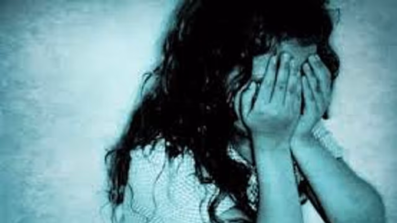 యువతిని పెళ్లి చేసుకొంటానని షాకిచ్చిన ప్రియుడు, ఆమె ఏం చేసిందంటే? యువతిని పెళ్లి చేసుకొంటానని షాకిచ్చిన ప్రియుడు, ఆమె ఏం చేసిందంటే?