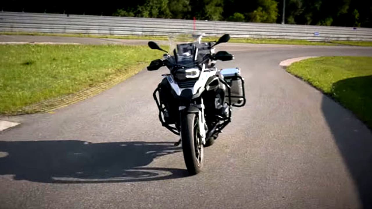 പേടിപ്പിക്കുന്ന പേരില് ഒറ്റയ്ക്ക് ഓടുന്ന ബൈക്കുമായി ബിഎംഡബ്ലിയു! പേടിപ്പിക്കുന്ന പേരില് ഒറ്റയ്ക്ക് ഓടുന്ന ബൈക്കുമായി ബിഎംഡബ്ലിയു!