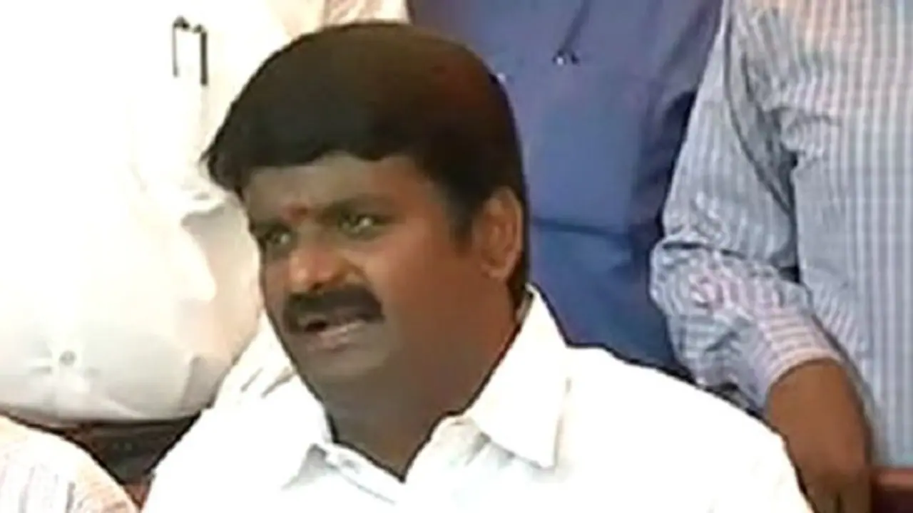 ஒற்றைத் தலைமை விவகாரம்... அதிமுகவுக்கு இவர்தான் சரியாக இருப்பார்... விஜயபாஸ்கர் பரபரப்பு கருத்து!! ஒற்றைத் தலைமை விவகாரம்... அதிமுகவுக்கு இவர்தான் சரியாக இருப்பார்... விஜயபாஸ்கர் பரபரப்பு கருத்து!!