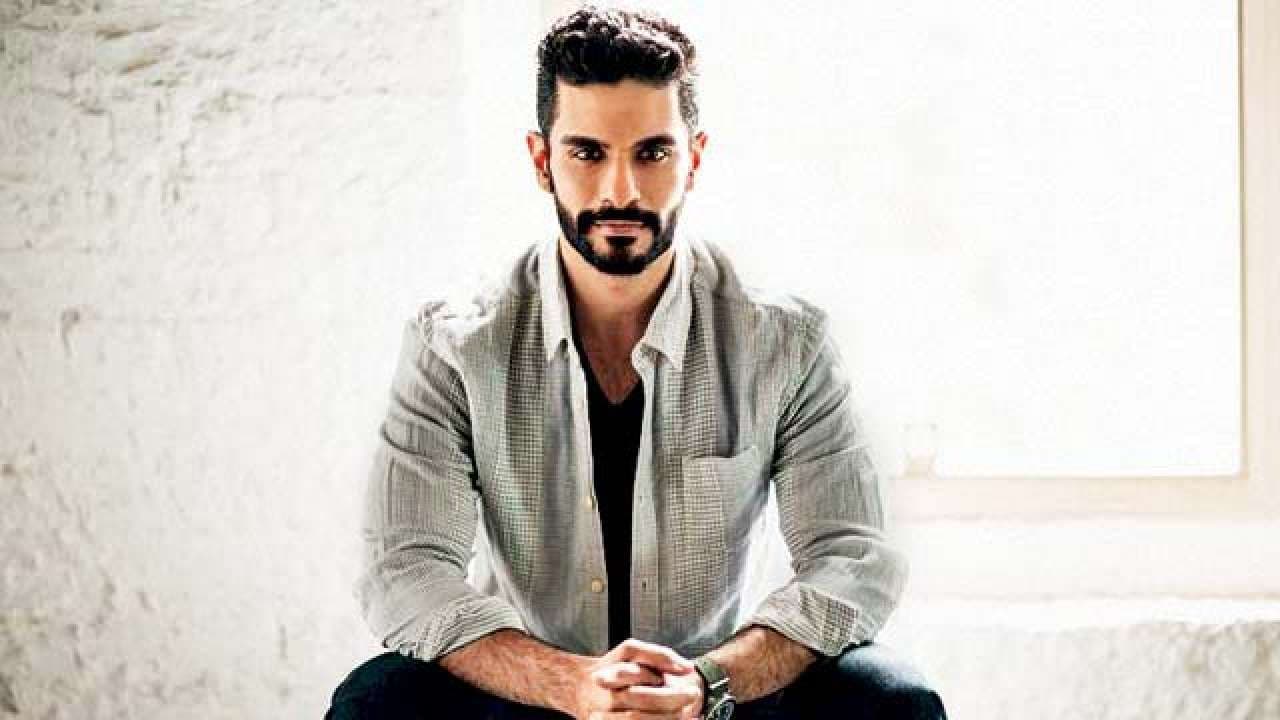 Angad Bedi turns lawyer in ALTBalaji's series The Verdict State Vs Nanavati Angad Bedi turns lawyer in ALTBalaji's series The Verdict State Vs Nanavati