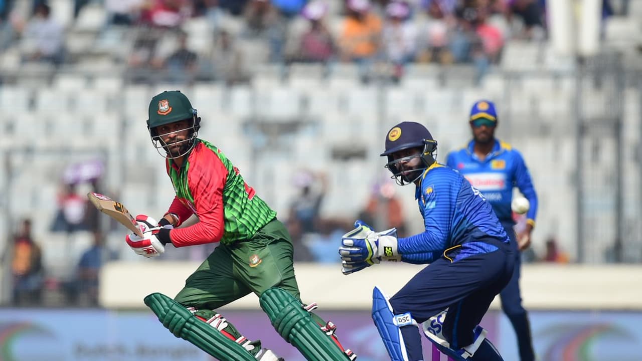 ಏಷ್ಯಾಕಪ್ 2018: ಮಲಿಂಗ ಅಬ್ಬರಕ್ಕೆ ಬಾಂಗ್ಲಾದೇಶ ತತ್ತರ! ಏಷ್ಯಾಕಪ್ 2018: ಮಲಿಂಗ ಅಬ್ಬರಕ್ಕೆ ಬಾಂಗ್ಲಾದೇಶ ತತ್ತರ!