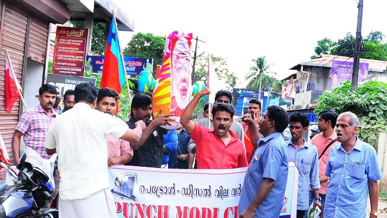 Kerala police arrest AIYF activists in connection with 'punch Modi' challenge