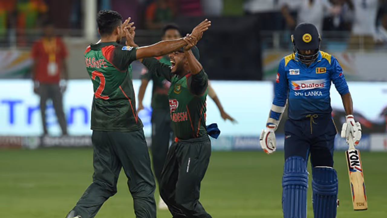 ಮಾಜಿ ನಾಯಕನಿಗೆ ಗೇಟ್’ಪಾಸ್ ನೀಡಿದ ಲಂಕಾ...! ಮಾಜಿ ನಾಯಕನಿಗೆ ಗೇಟ್’ಪಾಸ್ ನೀಡಿದ ಲಂಕಾ...!