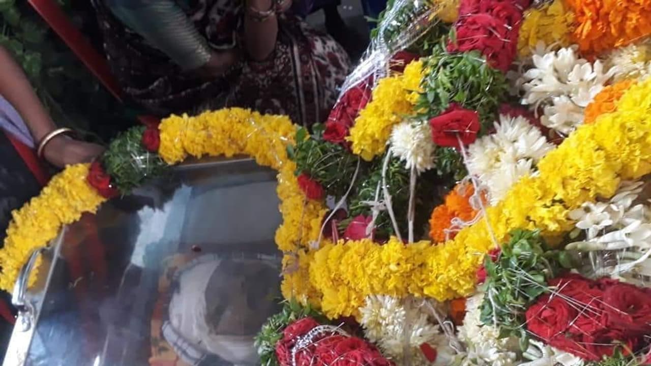 చిలకాగోరింకల్లా ఉండేవారు, ఉసురు తగులుతుంది: ప్రణయ్ తల్లి చిలకాగోరింకల్లా ఉండేవారు, ఉసురు తగులుతుంది: ప్రణయ్ తల్లి