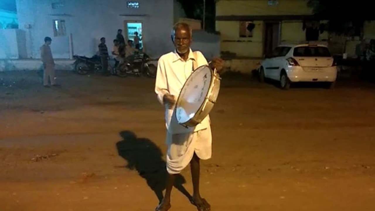 ఓటర్ల నమోదుకు తెలంగాణలో చాటింపు (వీడియో)